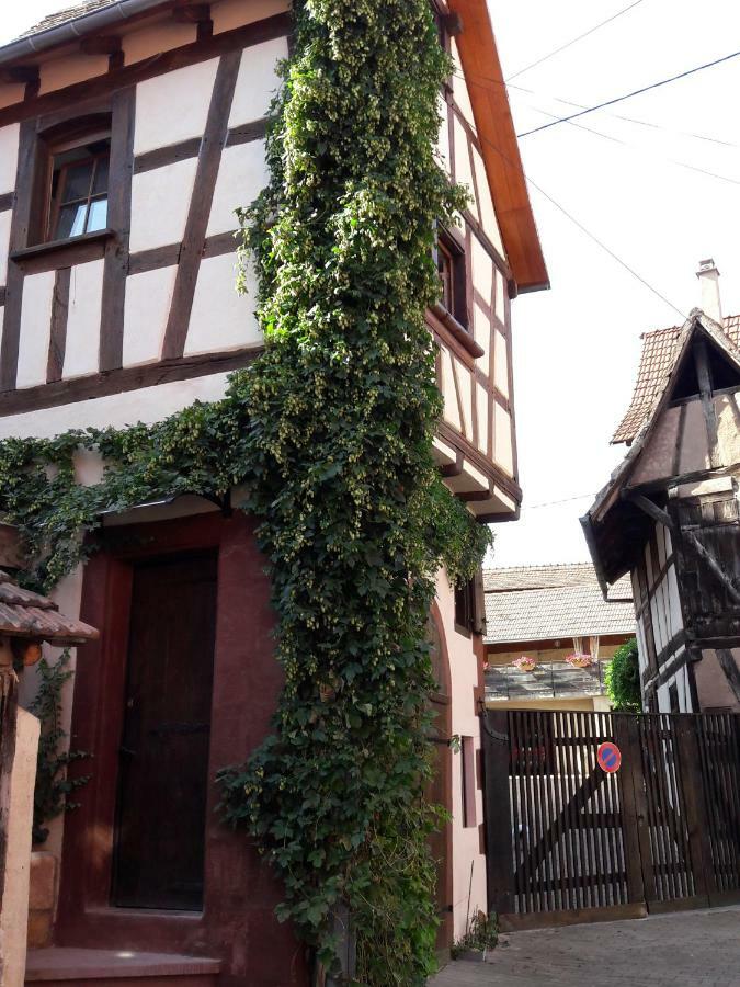 Comme Une Tour Dans Le Centre Historique Bouxwiller  Zewnętrze zdjęcie